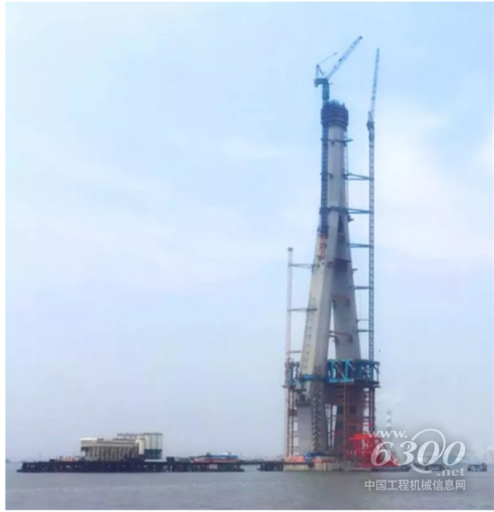 山推建友助力國內最高世界跨度最大—滬通長江大橋