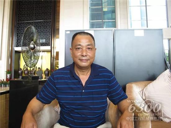 徐工國六版不僅排放達標，依然好操控、人性化
