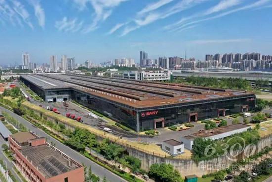　　“三一重工一直是以‘三個一流’為目標牽引，即‘創建一流企業,造就一流人才,做出一流貢獻’，我們希望通過高品質的產品和服務改善中國產品的國際形象。”近日，三一重工總裁向文波在接受記者采訪時言語間流露出的淡然從容，與當年評價凱雷并購案的慷慨激昂形成鮮明的對比。