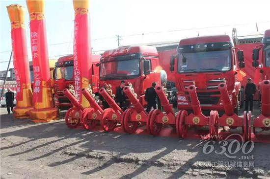 國六LNG牽引車批量進入平遙