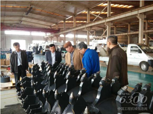 機械工業經濟管理研究院院長到<a href=http://product.d1cm.com/brand/degong/ target=_blank>德工</a>參觀調研