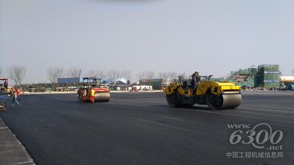 阿特拉斯·科普柯壓實攤鋪設備助力上海迪士尼停車場工程