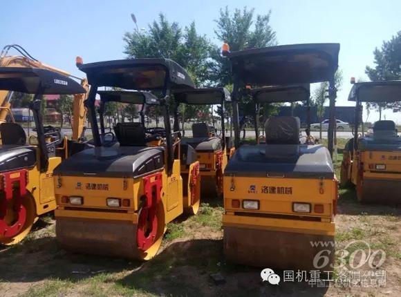 國機洛建全液壓雙鋼輪振動壓路機LDS203H