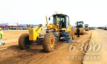 徐工成套路面設(shè)備