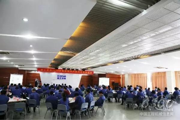事業(yè)部組織技術(shù)體系進(jìn)行“洞察市場產(chǎn)品創(chuàng)新”的培訓(xùn)