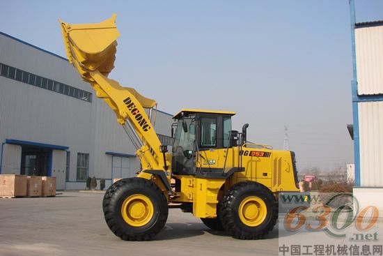 德工推出裝載機新品DG953 