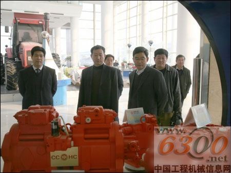 察看展廳
